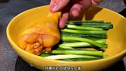 鸡腿买回来别总是红烧了，试试这样做盐焗手撕鸡，皮脆肉嫩超好吃