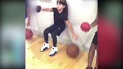 这球感无敌了！美国小女孩高强度训练秀惊艳运球