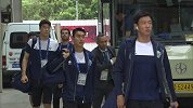 全北大巴抵达比赛现场 中超K联赛卫冕冠军狭路相逢