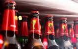 啤酒无限量供应！西班牙酒吧老板为支持球队“下血本”