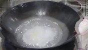 做“四季豆炒肉”，是先焯水还是滑油？大厨教你正确做法！味道真香