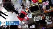 女儿抬头看见妈妈抱着她大哭：两年多未见，很激动