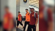 郑智成新带货达人？机场视频流出网友惊呼：智哥包好看