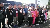 这阵仗怕是足球流氓要绕道 中国球迷观赛团现身莫斯科