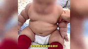 6个月宝宝体重27斤！出生时6.4斤，宝妈：母乳喂养，一天喝10顿左右