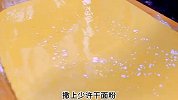 你一定没想到，把玉米面倒入滚烫的牛奶里，出锅蓬松暄软层次多