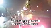 消防车出警遭私家车挡路，多次鸣笛仍被猛踩刹车一度逼停，女司机：以为谁喝多了