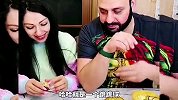 搞笑配音，小伙跟媳妇抢盲盒，结果抢到的却是不好的