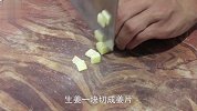 论下饭菜，我只服这道宫保鸡丁，酸甜嫩滑，看着就有食欲，收藏了