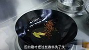 买的辣椒酱不合胃口，只能自己动手，无论拌饭炒菜，香辣过瘾