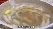 香辣入味、软烂脱骨的鸡爪配上裹满酱汁的饭团，还要啥自行车！