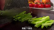 蒜黄别总是炒鸡蛋了，搭配肉丝一起炒，2分钟出锅，实在太香了