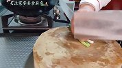 饭店的一清二白为什么好吃？有很多人搞不明白，看大厨是怎么做的