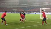 世界杯-18年-预选赛-国足备战状态出色 佩兰会根据状态调整使用恒大球员-新闻
