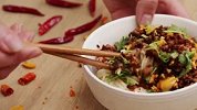 这种面条居然可以被点燃！你敢吃吗？