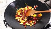 六月黄大闸蟹做法，香辣蟹味道很经典，黄酒烧的毛蟹大家都喜欢