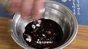 金鲳鱼加1把油豆腐，这做法老婆总点名吃，鲜香嫩滑，越吃越过瘾