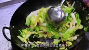 酸辣白菜的家常做法，出锅酸爽开胃又下饭，家里人都爱吃