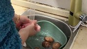 鸡蛋豆腐羹的家常做法，鸡蛋鲜美，豆腐细腻滑口