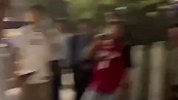 CBA浙江击败辽宁，赛后有球迷隔马路骂人险引互殴，警方通报：行拘！