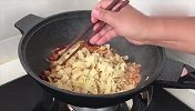 豆腐皮这样做太香了，农村大妈教你新吃法，比吃肉还过瘾，真下饭