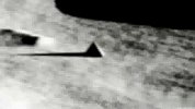 谷歌地球：月球表面金字塔建筑