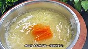 月薪万元师傅蒸了一道土豆丝，老板品尝后赞不绝口，决定售价38元