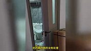 19岁男孩租房垃圾满屋，马桶边用过的厕纸堆成山！房主开门后惊呆