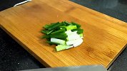 加泡椒泡姜做的五花肉焖豆腐，味道酸酸辣辣的，真是开胃又下饭