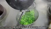 清炒茼蒿这样做真好吃，脆嫩可口，咸香美味，厨房小白也能做