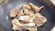大骨汤怎样才能汤鲜浓白，营养好喝，教你饭店不外传的秘诀