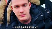 搞笑配音，乞讨的老人太可怜，幸好遇到了好心人