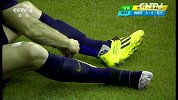 世界杯-14年-小组赛-B组-第1轮-罗本奋力拼抢球鞋都掉落-花絮