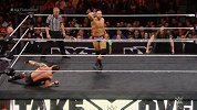 WWE-17年-NXT接管大赛：单打赛埃里克扬VS迪林格-精华