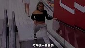 搞笑配音，小姐姐奇葩逛超市，拿东西的方式真厉害