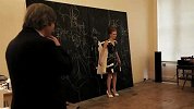 视觉-20130129-气质女郎Jessica Chastain 登W1月刊封面秀性感美腿