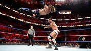 WWE-17年-2017地狱牢笼大赛：美国冠军三重威胁赛AJ斯泰尔斯VS迪林杰VS科尔宾-全场