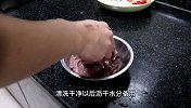 川菜师傅教你“火爆腰花”的家常做法，腰花从下锅到起锅就几秒钟