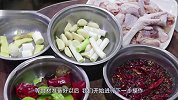 大厨教你在家做辣炒鸡，食材简单又营养，下饭特别棒