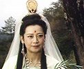她因演观音受人跪拜，身上发生太多难以解释的怪事，从此一心向佛
