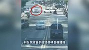 女子转弯撞直行车反问“为什么我全责？”交警：不是谁伤谁有理