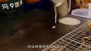 美女夜市街卖泰式迷你小薄饼，50泰铢6个，食客：这手艺真赞！