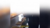 男子进店不消费骚扰女顾客辱骂店员：我是顾客，我是你的上帝！