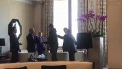 这待遇杠杠的！伊布莫斯科宾馆拜会法国前总统萨科齐