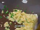 以后要是想吃蛋炒饭，可以试试这个做法，越嚼越香，特别过瘾