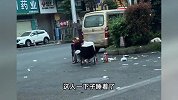 都想对方结账！2男子吃烧烤路边装睡一夜，被尿憋醒的那个买了单