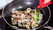 梅干菜烧排骨醇香入味传统家常菜，做法很简单时间烧越久越好吃