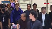 落地就挨骂！洪明甫抵达韩国机场 球迷齐声怒斥：滚蛋！