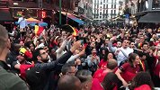来自布鲁塞尔的祝福！比利时球迷击鼓表演为球队加油