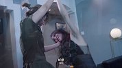 两女互殴，假脸假胸被捏爆
